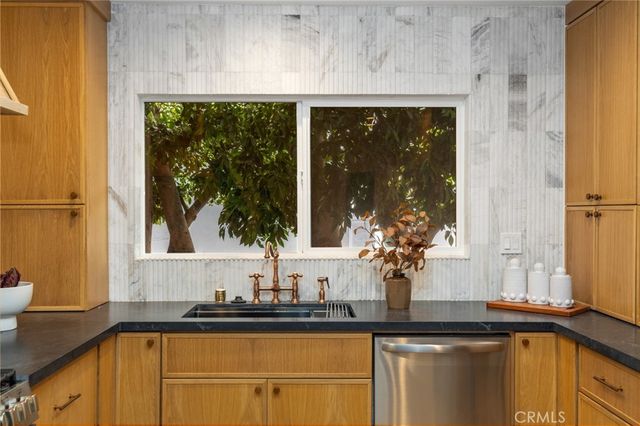 2530 Amherst, Los Angeles, CA 90064