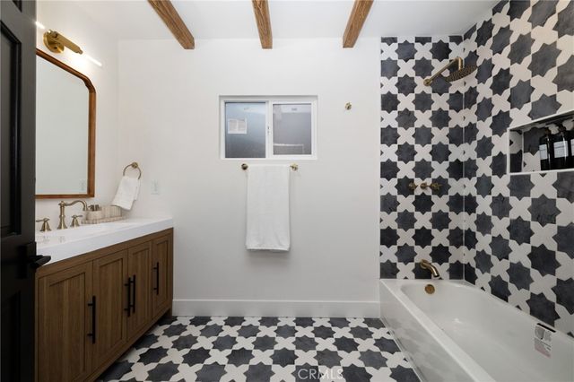2530 Amherst, Los Angeles, CA 90064
