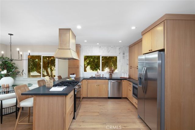 2530 Amherst, Los Angeles, CA 90064