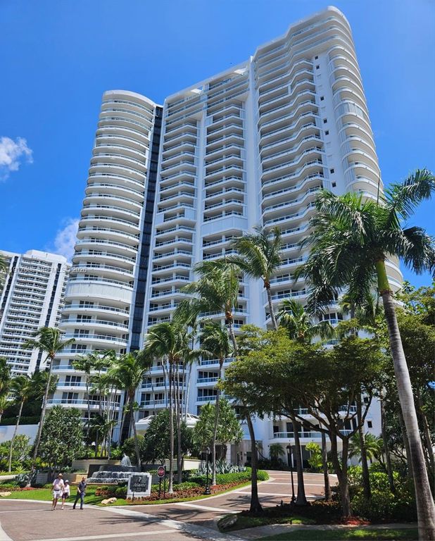 21050 Point Place 501, Aventura, FL 33180