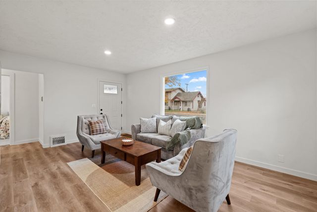 5524 E Commerce Ave, Spokane, WA 99212