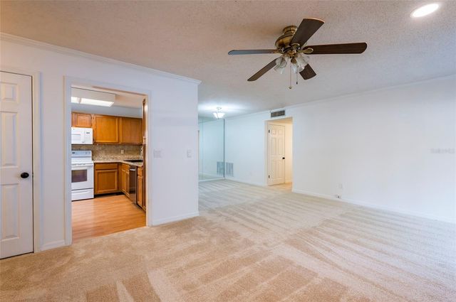 3164 VALLEY OAKS DRIVE 3164, Tampa, FL 33618