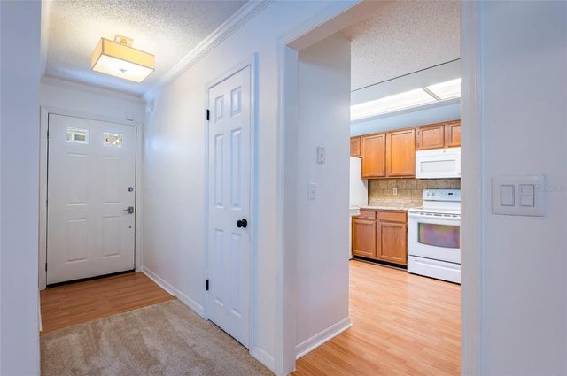 3164 VALLEY OAKS DRIVE 3164, Tampa, FL 33618
