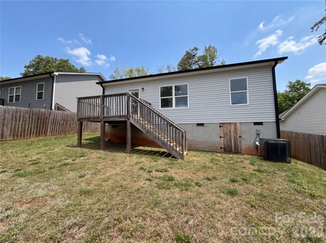 5704 Woodard Street, Charlotte, NC 28269