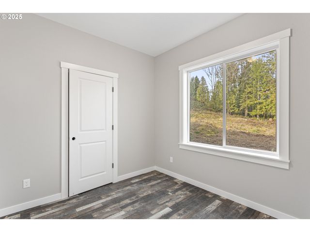 158 E H St, Vernonia, OR 97064