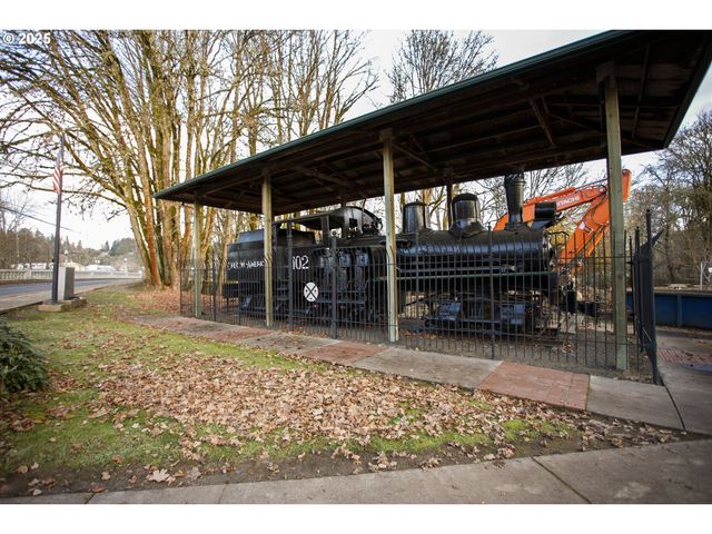 158 E H St, Vernonia, OR 97064