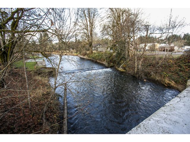 158 E H St, Vernonia, OR 97064