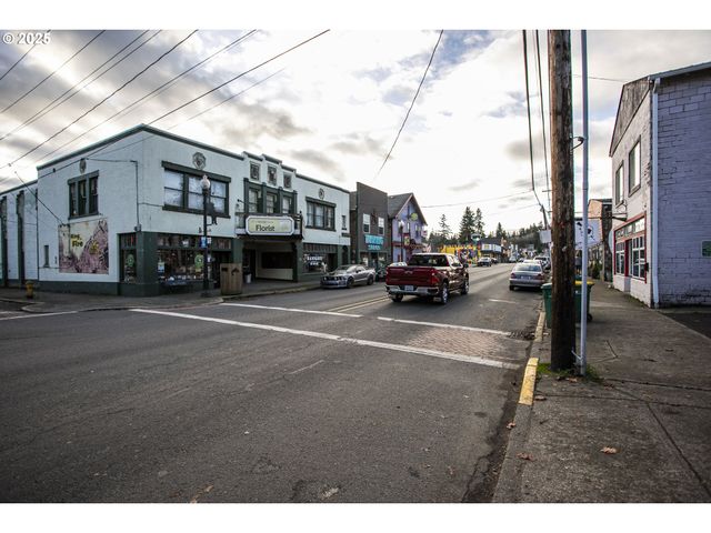 158 E H St, Vernonia, OR 97064