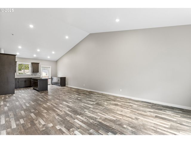 158 E H St, Vernonia, OR 97064