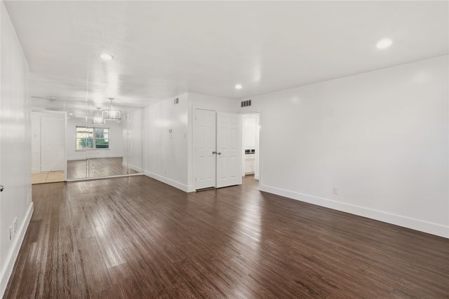 7937 Royal Lane 124, Dallas, TX 75230