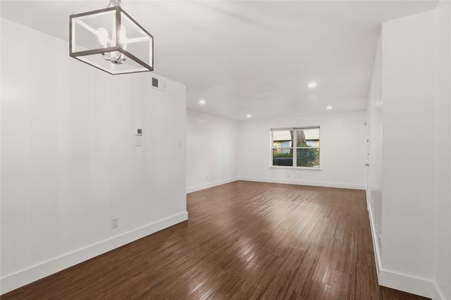 7937 Royal Lane 124, Dallas, TX 75230