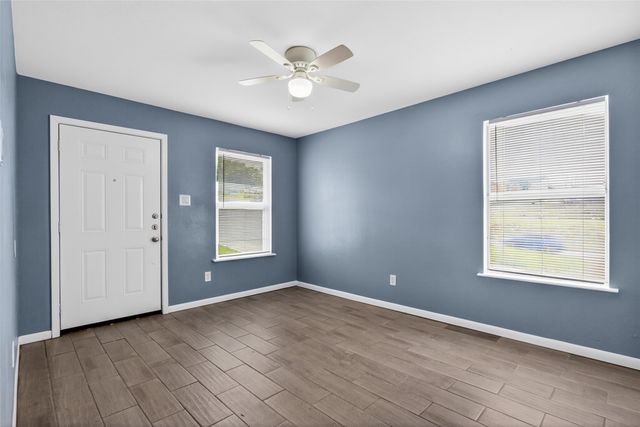 2701 18th Street 2, Fort Worth, TX 76106
