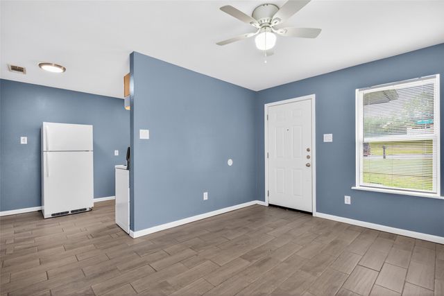 2701 18th Street 2, Fort Worth, TX 76106