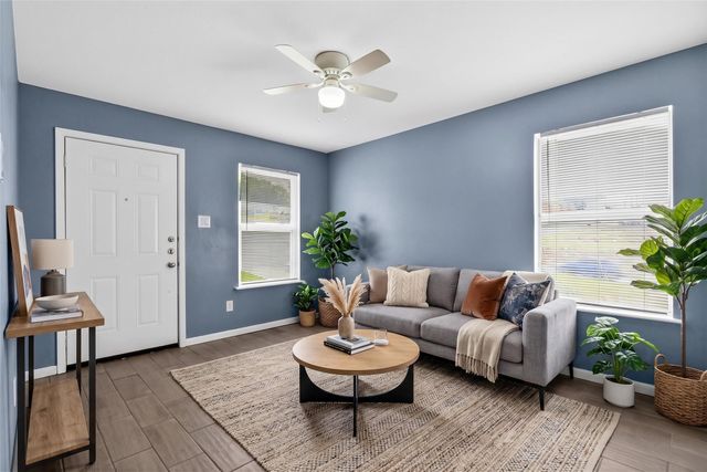 2701 18th Street 2, Fort Worth, TX 76106