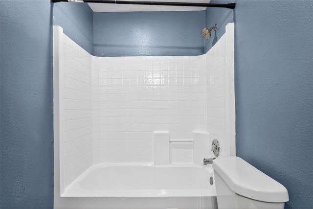 2701 18th Street 2, Fort Worth, TX 76106
