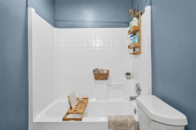 2701 18th Street 2, Fort Worth, TX 76106