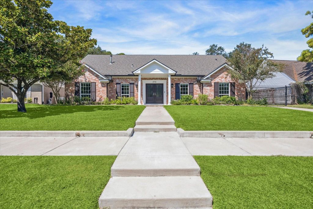 2918 Stoney Brook Drive, Houston, TX 77063