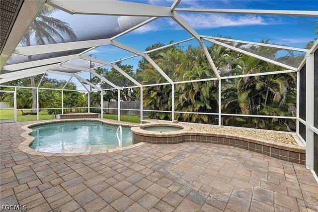 1927 Savona PKWY W, Cape Coral, FL 33914
