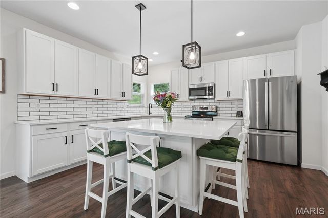 4329 South Bend Court, St Louis, MO 63129