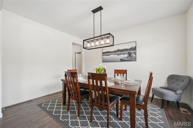 4329 South Bend Court, St Louis, MO 63129