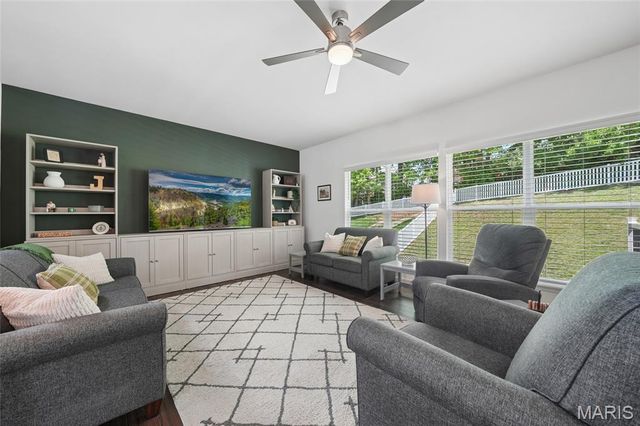 4329 South Bend Court, St Louis, MO 63129