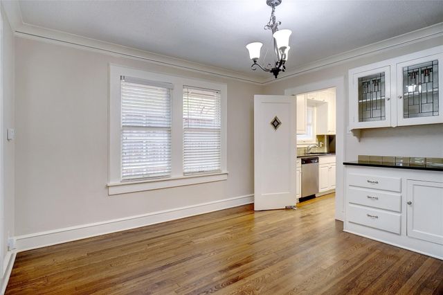 3201 Cockrell Avenue, Fort Worth, TX 76109