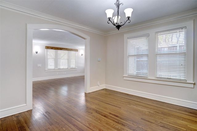 3201 Cockrell Avenue, Fort Worth, TX 76109