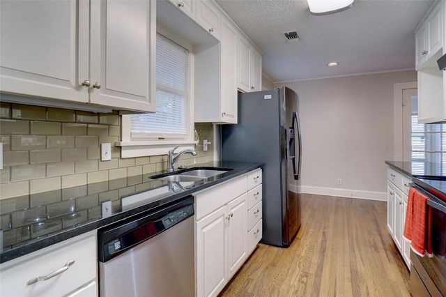 3201 Cockrell Avenue, Fort Worth, TX 76109