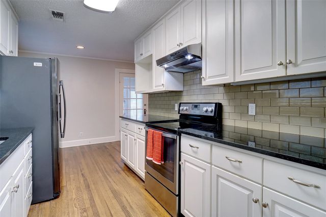3201 Cockrell Avenue, Fort Worth, TX 76109