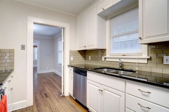 3201 Cockrell Avenue, Fort Worth, TX 76109