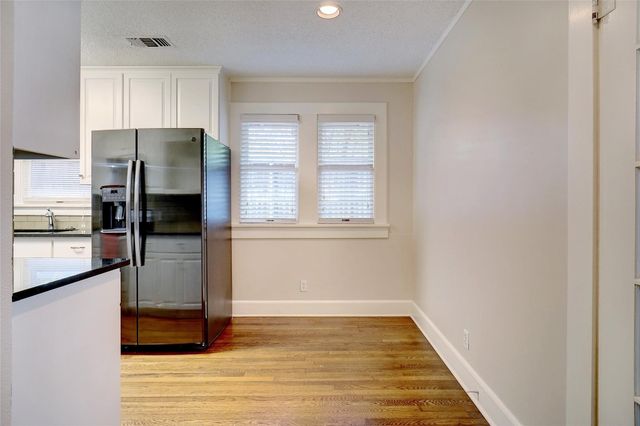 3201 Cockrell Avenue, Fort Worth, TX 76109