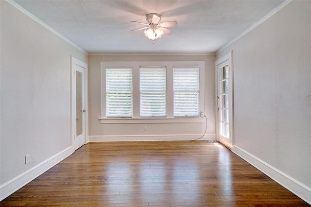3201 Cockrell Avenue, Fort Worth, TX 76109