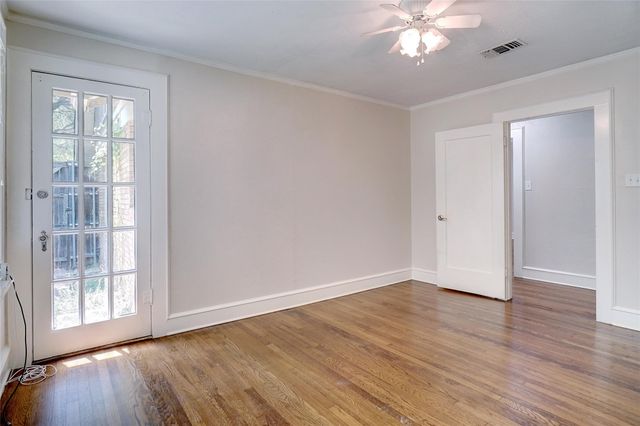 3201 Cockrell Avenue, Fort Worth, TX 76109