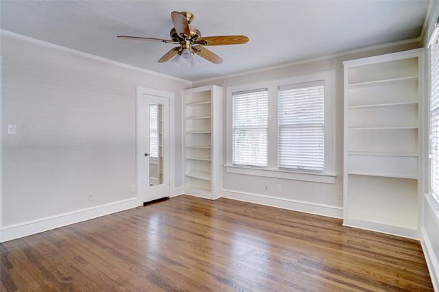 3201 Cockrell Avenue, Fort Worth, TX 76109