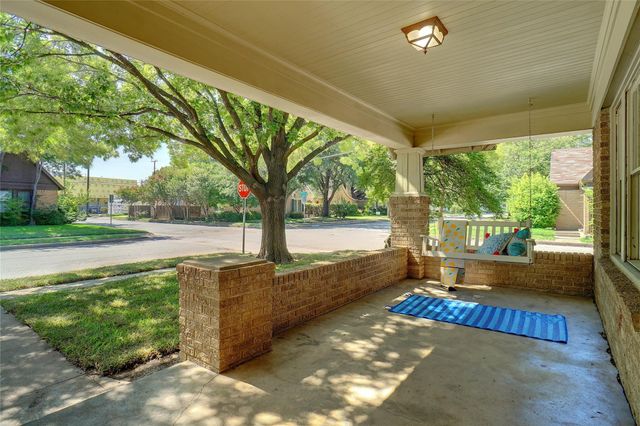 3201 Cockrell Avenue, Fort Worth, TX 76109