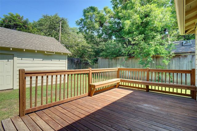 3201 Cockrell Avenue, Fort Worth, TX 76109