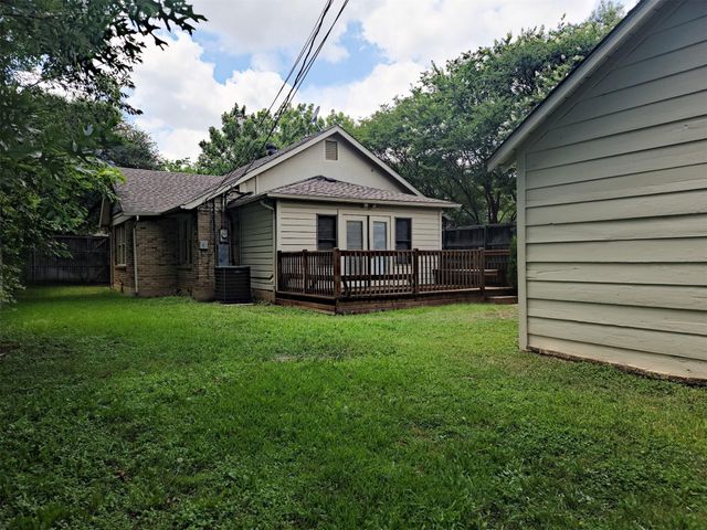 3201 Cockrell Avenue, Fort Worth, TX 76109