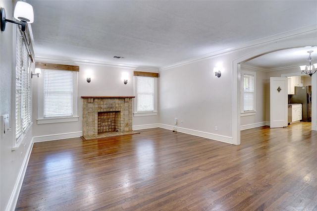 3201 Cockrell Avenue, Fort Worth, TX 76109