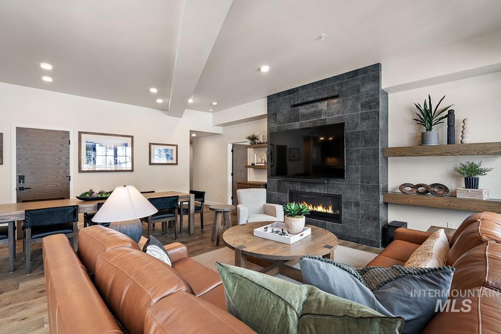 740 Village Drive 301, Donnelly, ID 83615 photo 6