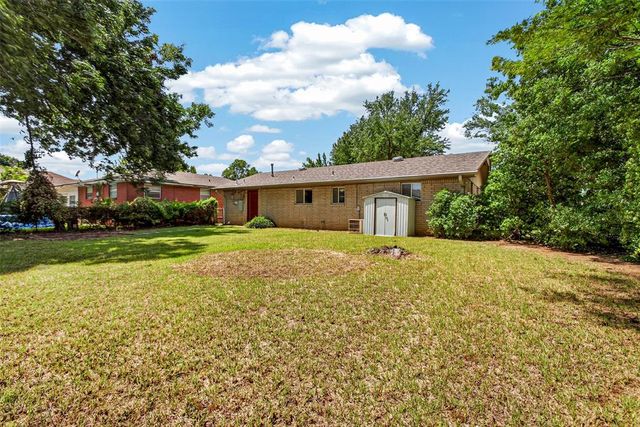 236 Southern Place, Edmond, OK 73013