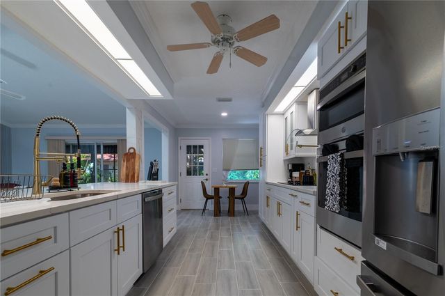 6908 ARBOR OAKS CIRCLE, Bradenton, FL 34209