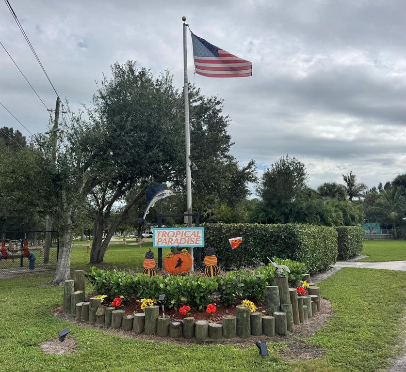 251 SE Paradise Place SE, Stuart, FL 34997