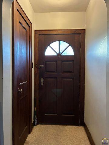 2240 SE Maryland AVE, Topeka, KS 66605