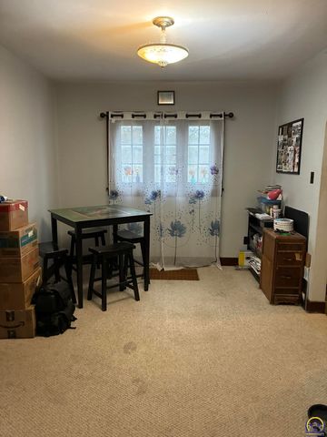 2240 SE Maryland AVE, Topeka, KS 66605