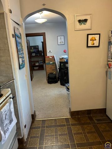 2240 SE Maryland AVE, Topeka, KS 66605