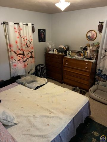 2240 SE Maryland AVE, Topeka, KS 66605