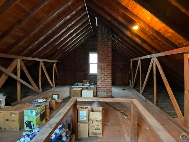 2240 SE Maryland AVE, Topeka, KS 66605