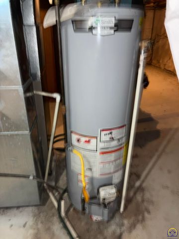 2240 SE Maryland AVE, Topeka, KS 66605