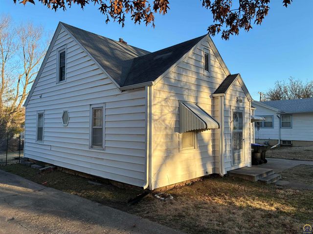2240 SE Maryland AVE, Topeka, KS 66605
