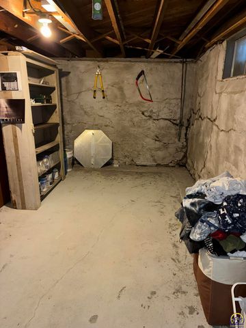 2240 SE Maryland AVE, Topeka, KS 66605